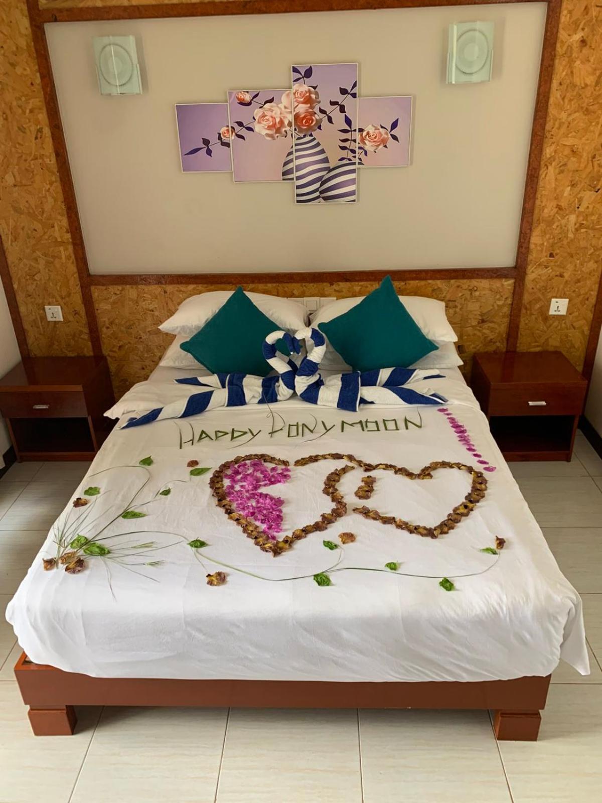 גוראידהו Athens View Hotel מראה חיצוני תמונה